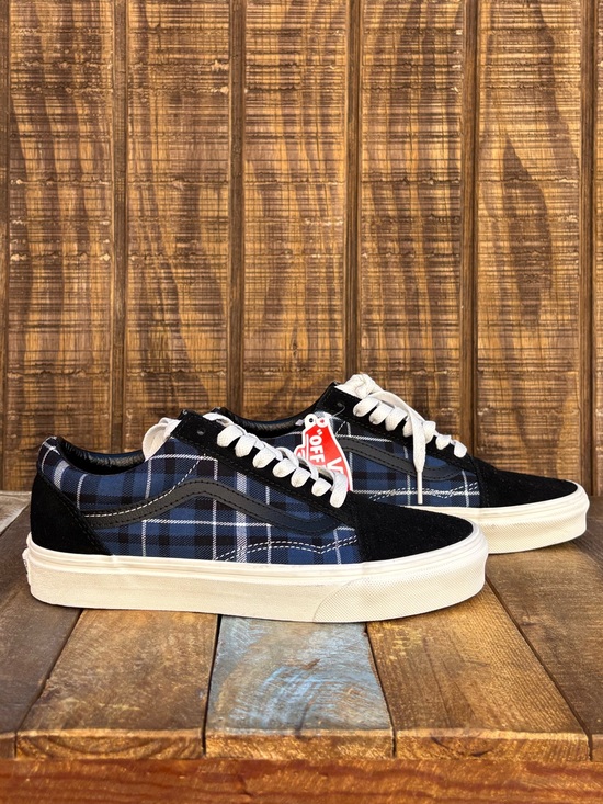 Vans Shoes - NWTS Vans Navy Blue Plaid Old Skool Classic Shoes